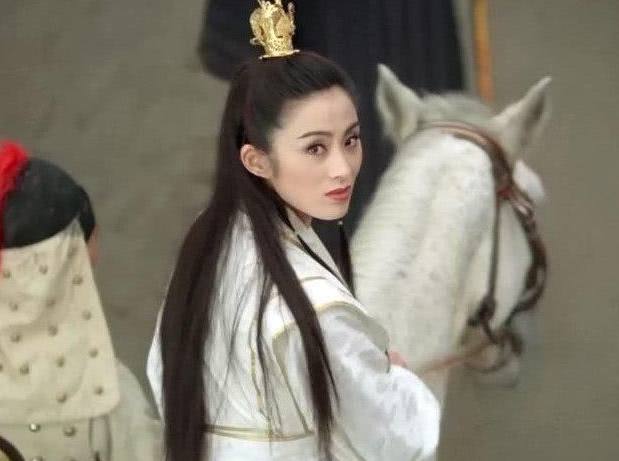李连杰的经纪人被枪杀,梅艳芳在包间被掌掴,唯独没人敢惹张敏