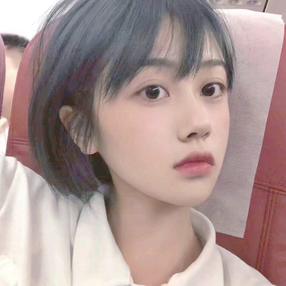 00后19年必剪"灵气短发",瞬间拉高颜值,班主任看了都羡慕