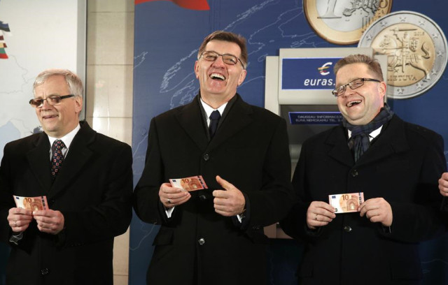 苏联gdp和人民生活水平_苏联国旗(2)