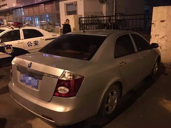 天津交警抓酒驾司机去太平间醒酒 遭扇耳光(组图)