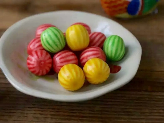 640