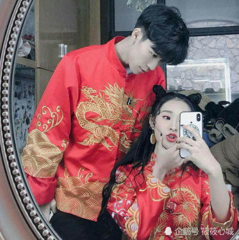 同样是"婚纱"情头,忍了白婚纱,忍了秀禾服,看到它想共度余生