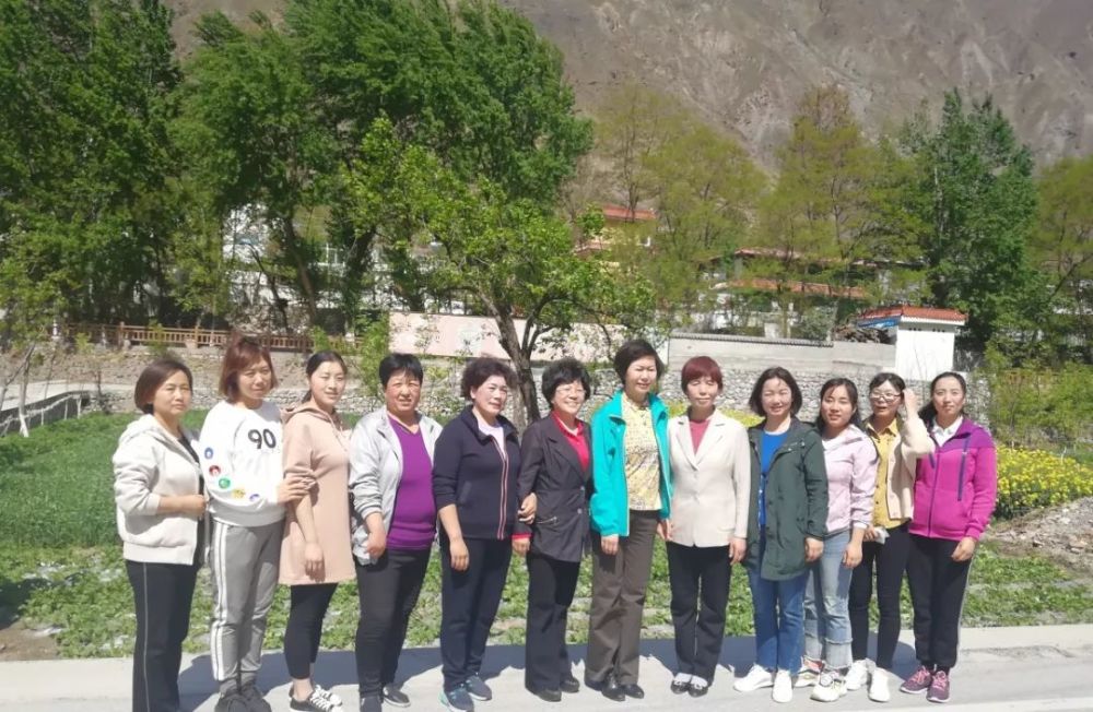 舟曲县委书记石华雄,县委副书记王丽英,县政府副县长李文英,甘南州