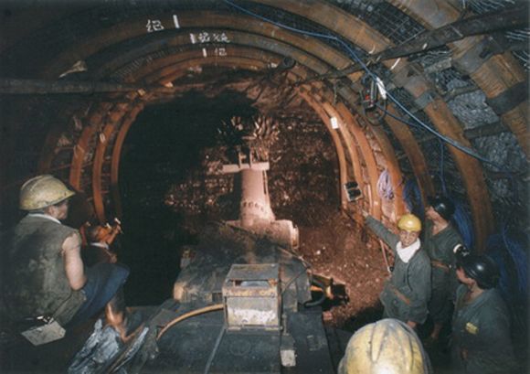 黑龙江一煤矿发生事故22人被困 属私营煤矿