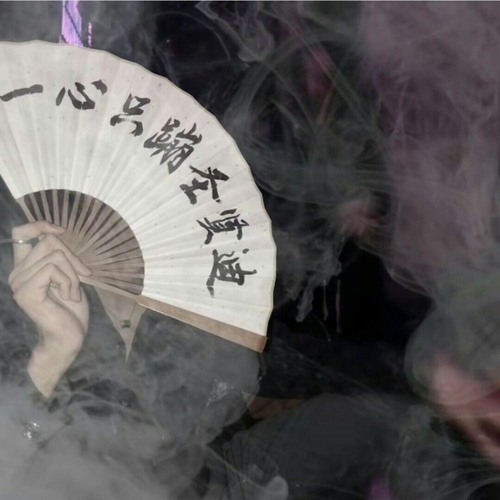 最近"扇子 不露脸"拍照火了,可单人可多人,玩家赶快安排!