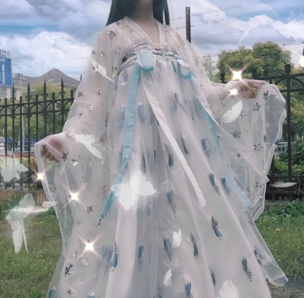 殿下,您的头像已到期,最近"汉服"头像火了,请您及时更换!