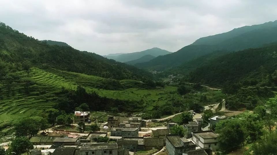 阳春鸡笼顶七星村:美丽的乡村旅游特色村