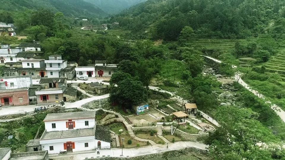 阳春鸡笼顶七星村:美丽的乡村旅游特色村