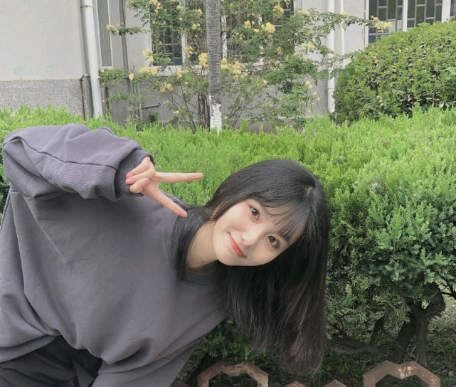 心理学家:女生动了真情,就不会问你这3个问题,