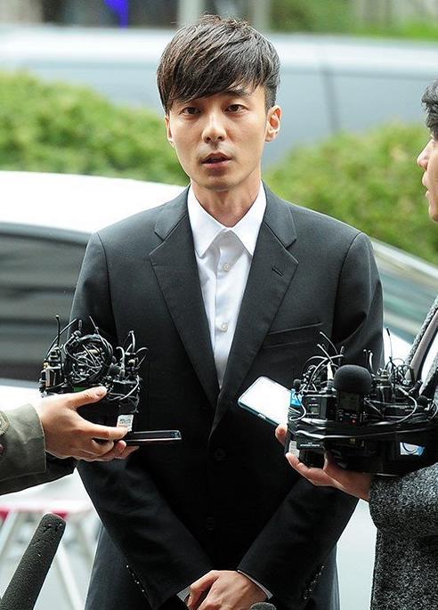 韩国警方表示计划拘捕李胜利!