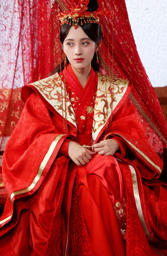 鞠婧祎的"颜值巅峰"是"白娘子"?直到看到她:一眼误终生