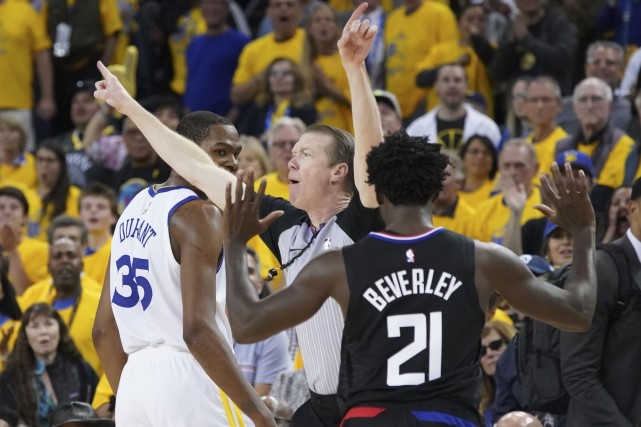 名宿支招勇士:别漫不经心地传球 不要去搭理贝弗利