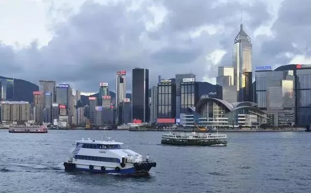 香港历史经济总量_唐嫣香港黑历史照片(2)