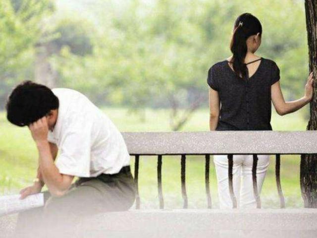 梦见女人和别个男的跑了，情感与命运的交错预兆
