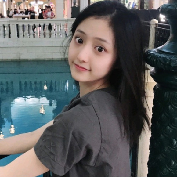 微信从不发"朋友圈"的女生,八成是这3种人,不准算我输