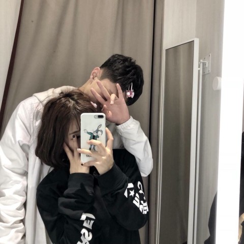 最近"摸头杀"情头火了,画面超甜很宠溺,汪:没对象,闪人!