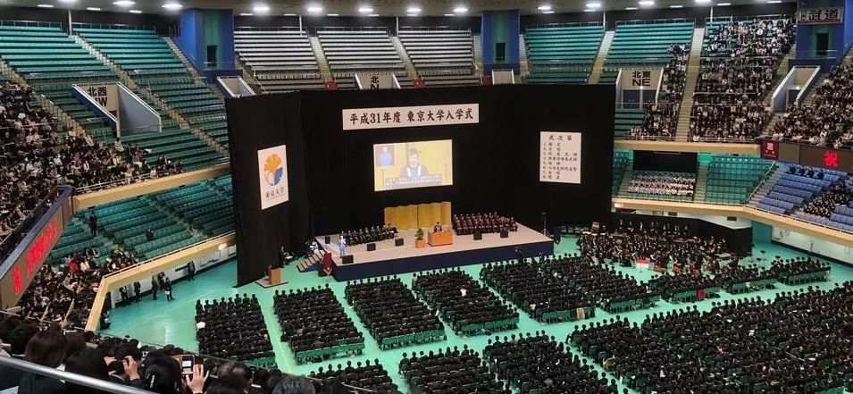 东大硬核入学致辞听哭网友 每个孩子都有翅膀 可许多女孩的翅膀被折断了 看点快报