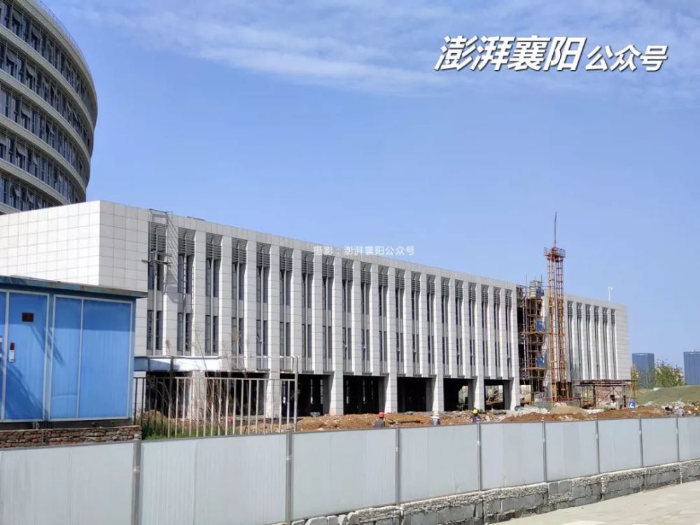 襄阳cbd最大单体建筑成型!全新商务区恢弘呈现!