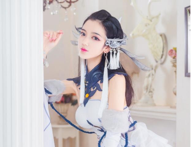 《梦塔·雪谜城》白亦君cosplay赏析,老板娘的气场真强