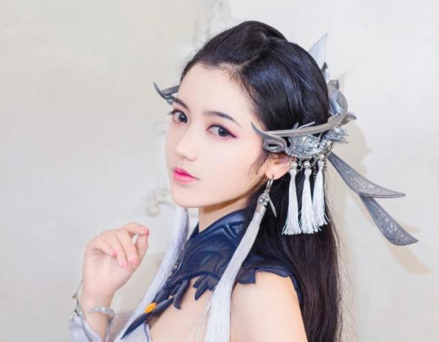 《梦塔·雪谜城》白亦君cosplay赏析,老板娘的气场真强