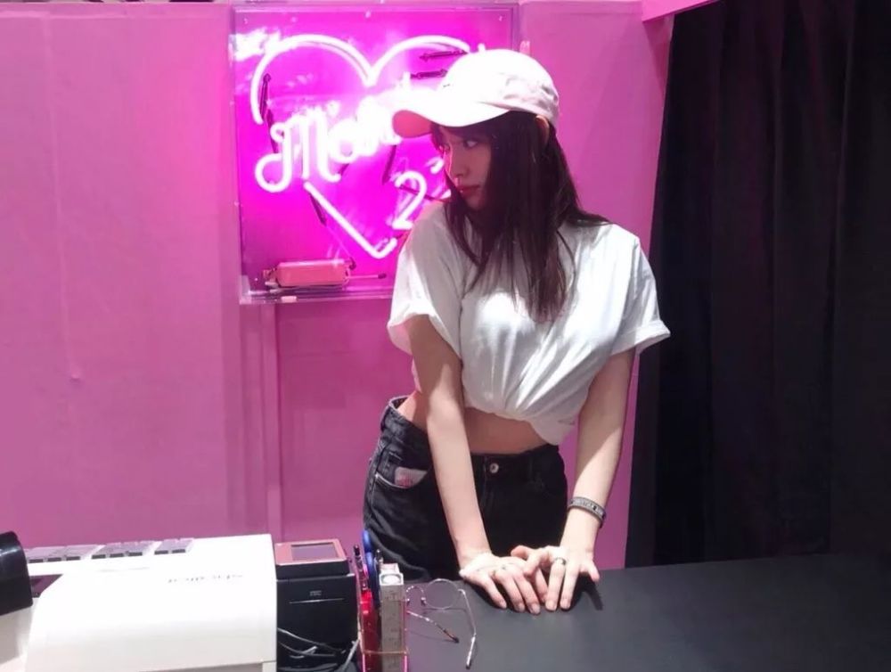 肤白貌美腿长 她就是日本网友目前最爱的肉肉女孩 看点快报