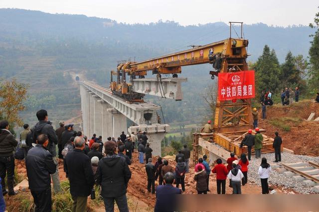 通往革命老区四川巴中的广巴铁路,将实施电气化改造