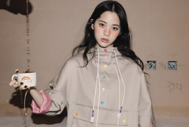 欧阳娜娜童年照流出,从小胖妞到美女,网友:什么"神仙"