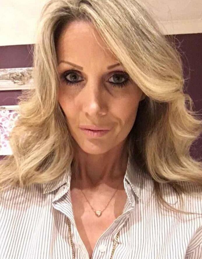 她花上万在脸上打了个洞 竟是为了这个 (组图)