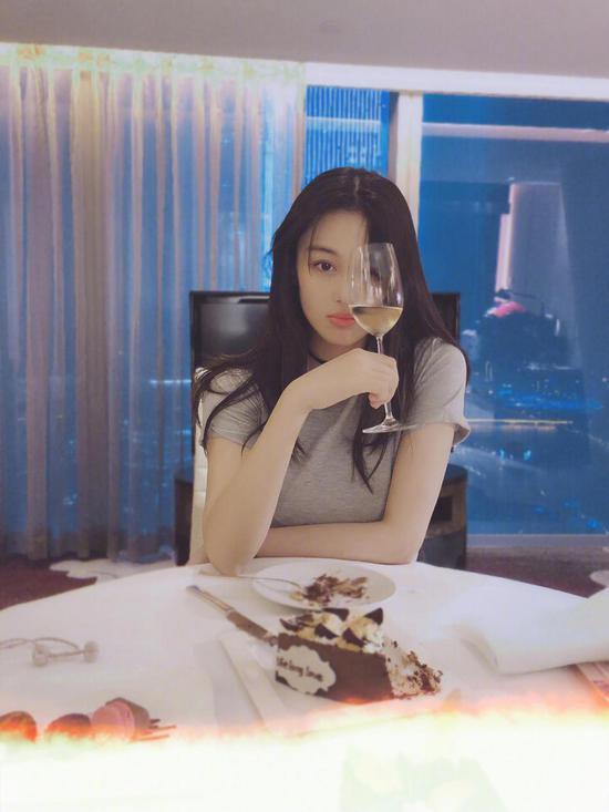 真生了!好友确认张馨予升级当妈 于广州完成生