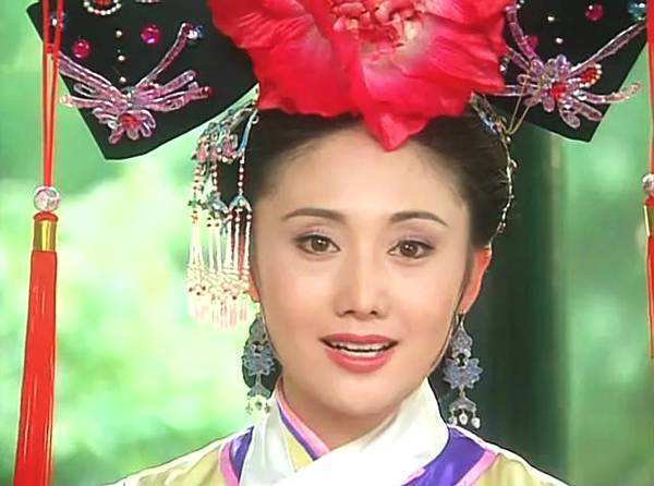 "令妃"扮演者赵丽娟回归53岁仍风姿绰约,是刘涛的婆婆?