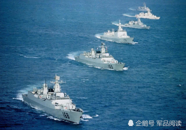 中国海军70周年大阅兵:首艘外国军舰抵达青岛,没想到