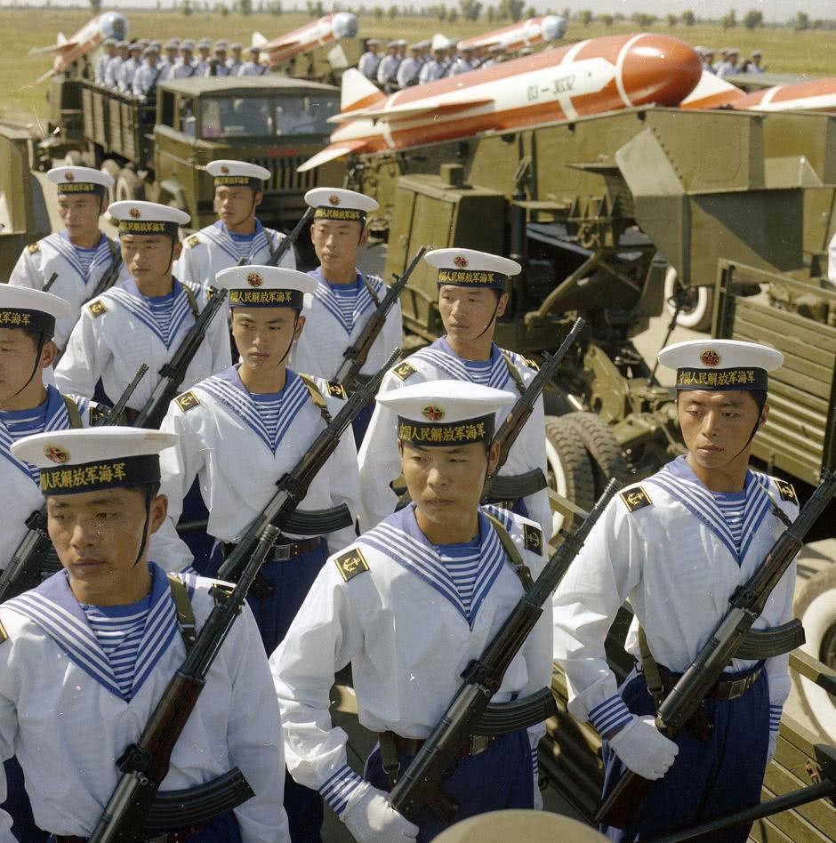 海疆卫士骑鲸蹈海:从海上阅兵看改革开放40年海军装备