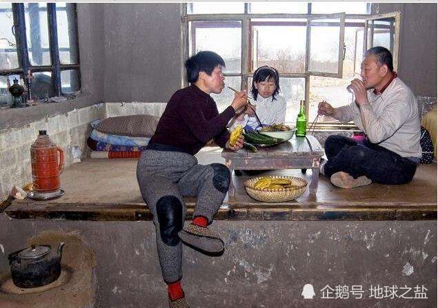 东北一家人同睡一炕?别闹了,关于东北的火炕,你还有