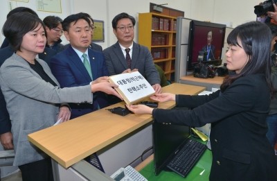 朴槿惠面临关键一周 韩国国会或于9日表决弹劾案