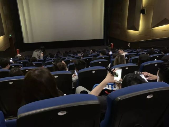 复仇者联盟4昨晚迎来全球首映 影迷:拒绝剧透