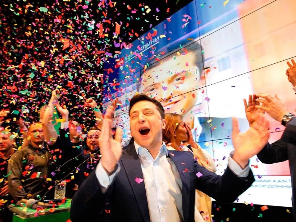 乌克兰选了个戏精当总统,看看会发生什么?