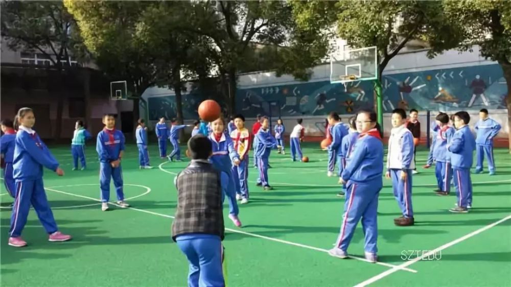 小学二年级体育表格教案上册_小学体育教案下载_小学二年级体育队列队形教案