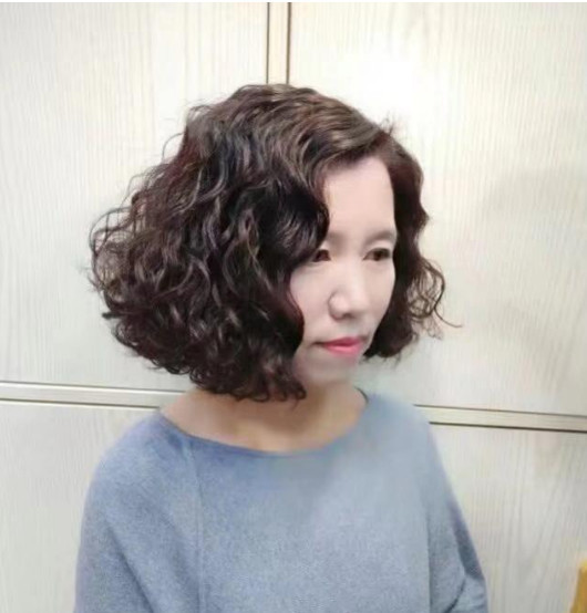 50岁减龄发型2020最新,2020减龄最新发型女 50岁女人留什么发型好看又减龄,这几款真的是很好看