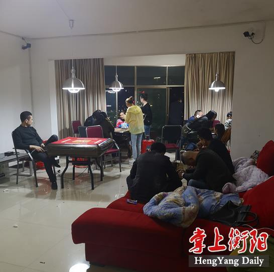 衡阳赌博窝点藏身住宅小区 警方刑拘8人行拘1