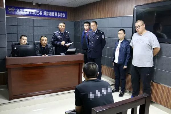 宾县公安局在工作中获悉刘某的活动轨迹,县公安局副局长,扫黑办主任