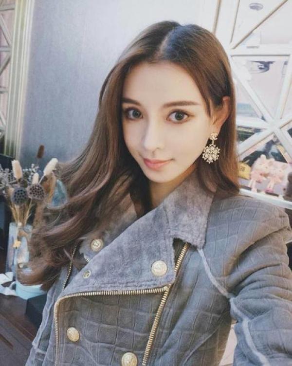 网红模特撞脸angelababy,颜值爆表,却被怀疑整容!