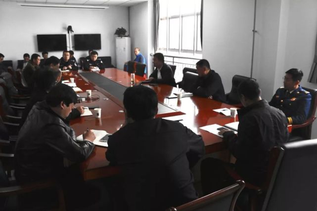 衡水警方展开翡翠华庭工地事故救援和调查 8人被控制