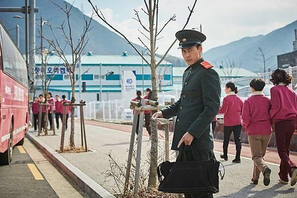 《铁雨》豆瓣高分电影,和平比什么都重要