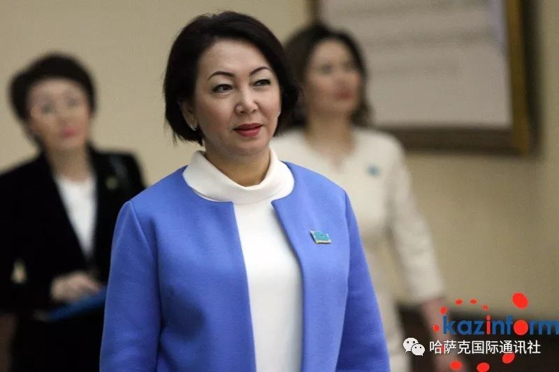 首位哈萨克斯坦女性总统候选人:女性也能成为领导人
