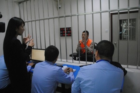 團(tuán)伙操縱聾啞人偷遍13?。翰宦?tīng)話就“割喉”