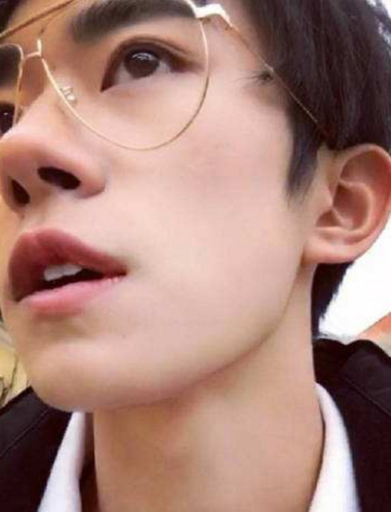 被"蜜蜂蛰过"的素颜:看过蔡徐坤后,才知道千玺周震南有多真实