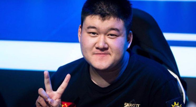 绝地求生经典镜头:醒目一雷四杀第一,周莉莉1v4团灭4