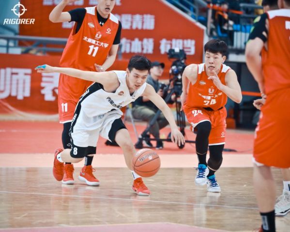 内蒙古师大邬家鸣18分,徐逸凡14分7篮板,冯丰12分.
