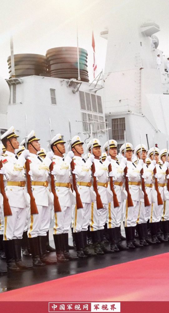 在青岛举行了庆祝人民海军成立70周年海上阅兵活动