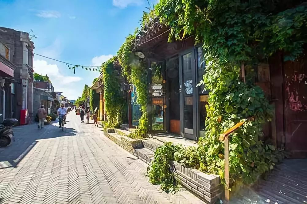 南新仓选址公园,磁器口大街慢行空间,三庙街车库花园等7个项目处于